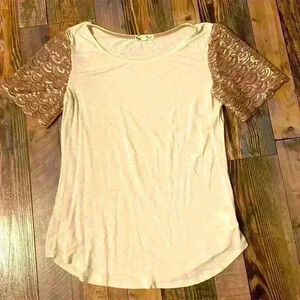 Women’s size medium top